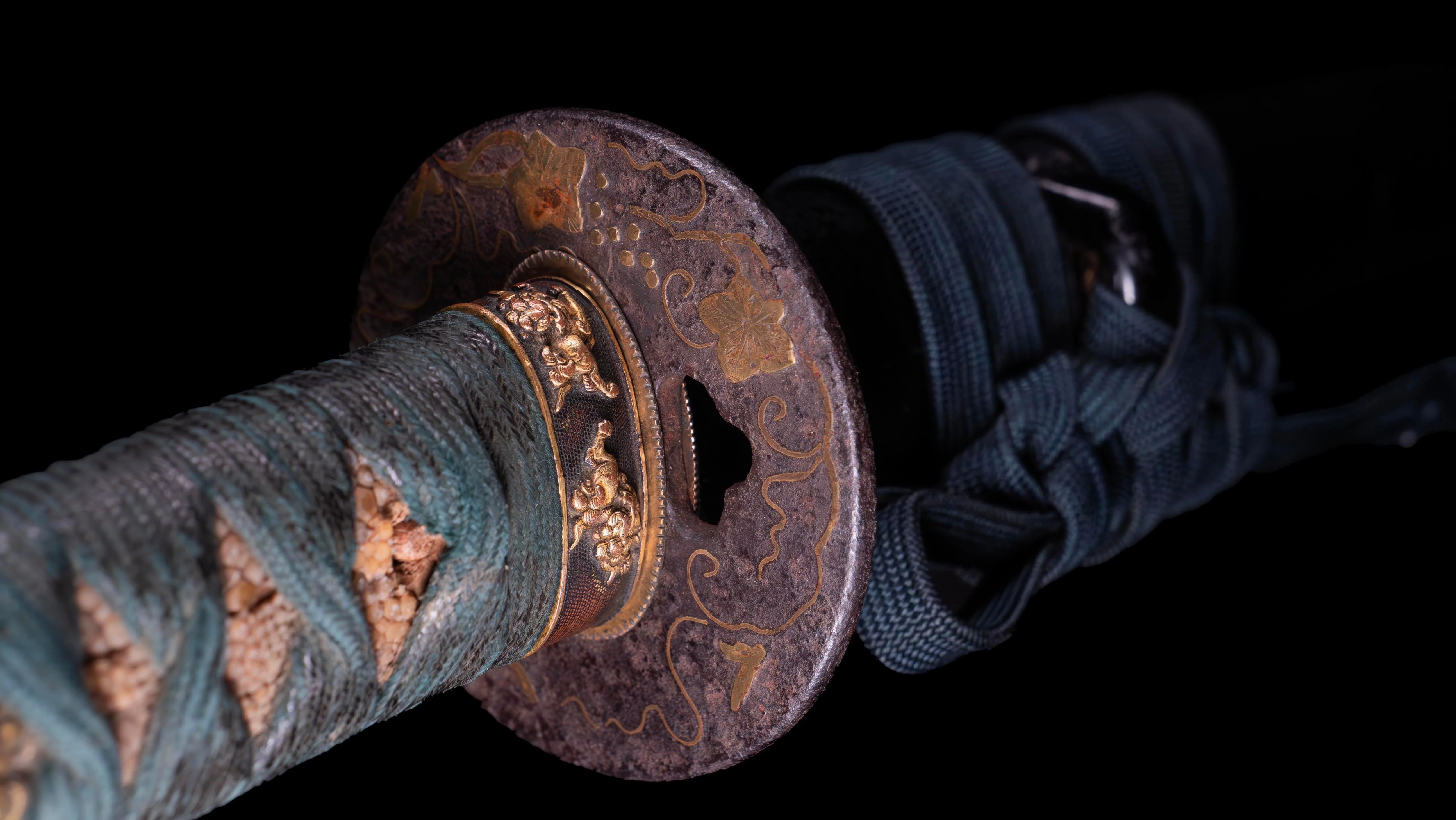 Sabre Antique Katana Japonais avec Bo-Hi Laqué Rouge - Image 17